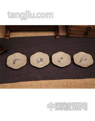 ��G���L�໨���ͱ��У�÷�m��գ�