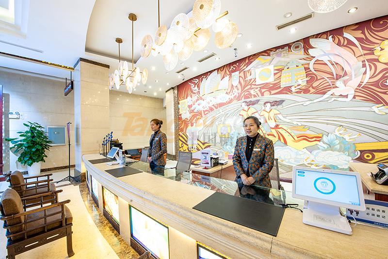 酒店總臺.jpg 酒店總臺.jpg